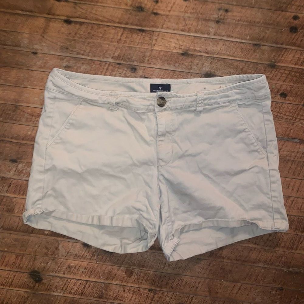 American Eagle tan stretchy flat front midi size 12 shorts